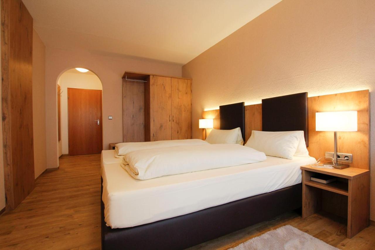 Landhotel Goldener Stern Trautskirchen Buitenkant foto